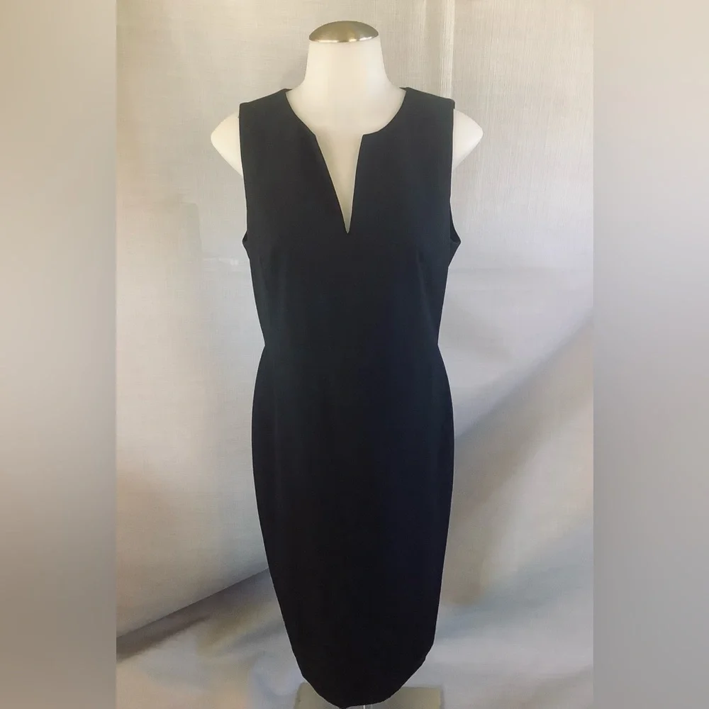 Size 4 Ann Taylor Sheath sleeveless V neck black dress shirt LBD - Picture 1 of 9